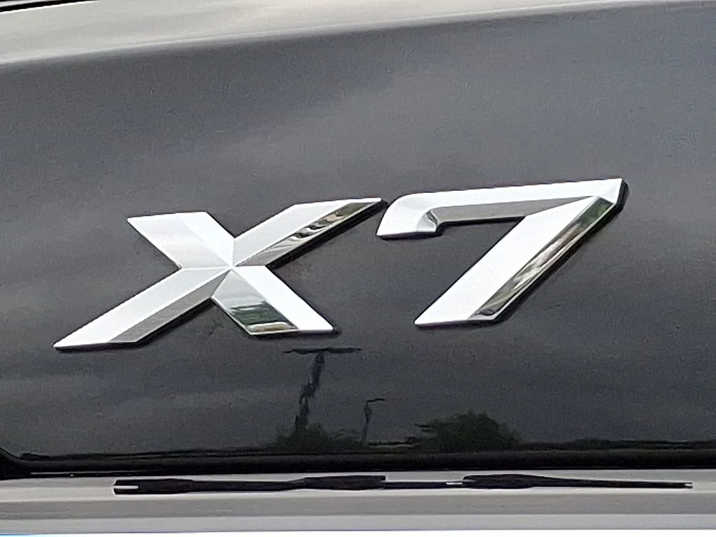 Used 2024 Black Sapphire Metallic BMW xDrive40i image 30