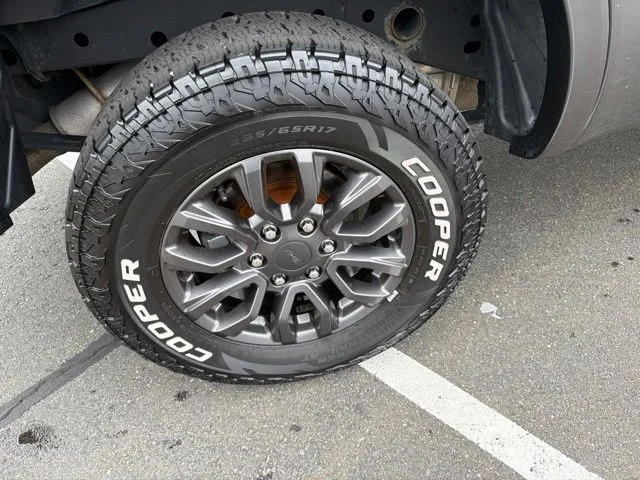 Used 2019 Gray Ford XLT image 26