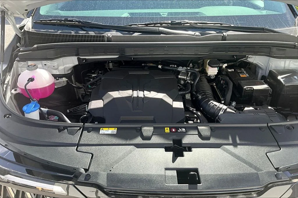 New 2027 Ceramic Silver Kia LX image 12