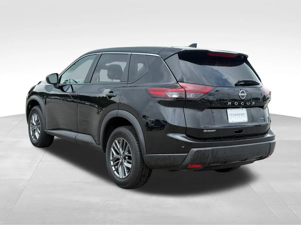 Used 2024 Black Nissan S image 3