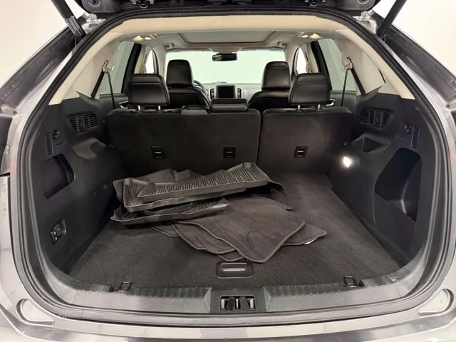 Used 2021 Gray Ford SEL image 31