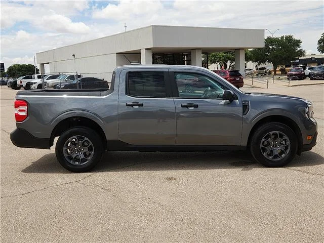 Used 2025 Gray Ford XLT Front-Wheel Drive SuperCrew 4.5 ft. box 121.1 image 5