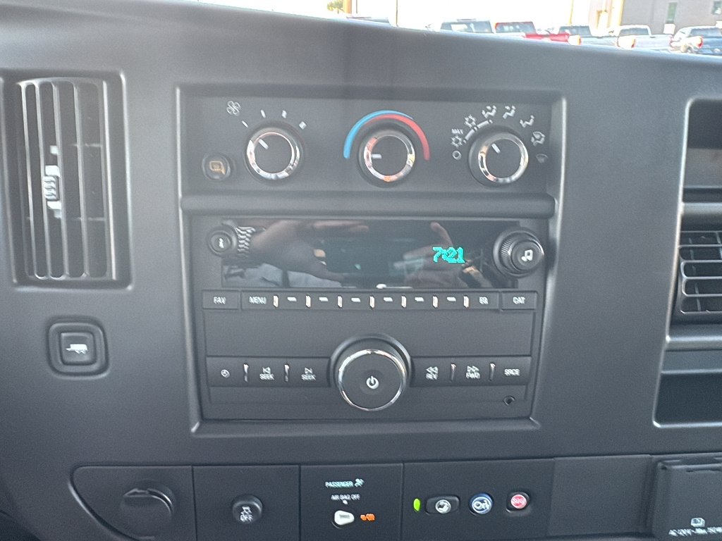 2025 Chevrolet Express Cargo Work Van - Photo 17