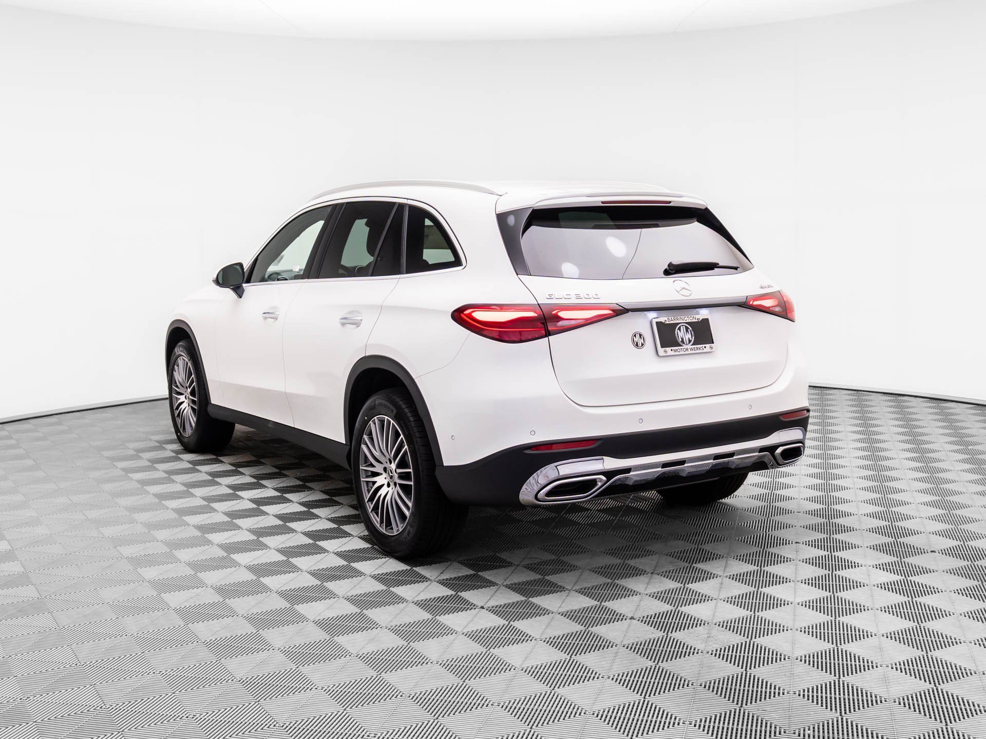 New 2026 White Mercedes-Benz GLC 300 image 3