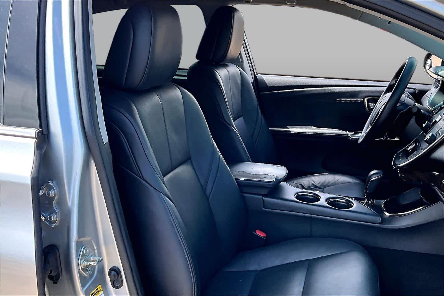 Used 2015 Celestial Silver Metallic Toyota XLE image 9