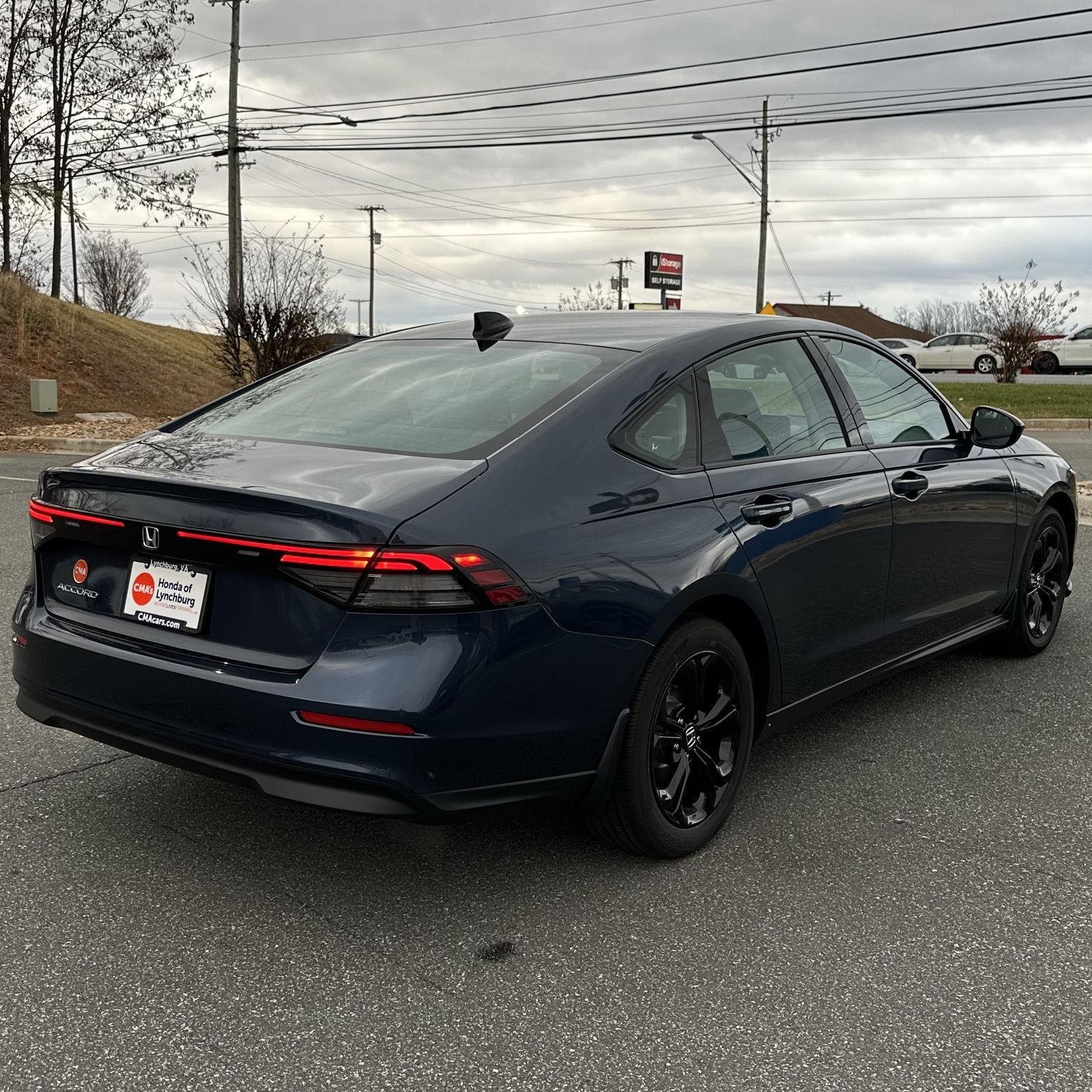 Used 2025 NH-932M/SOLAR SILV Honda SE image 5