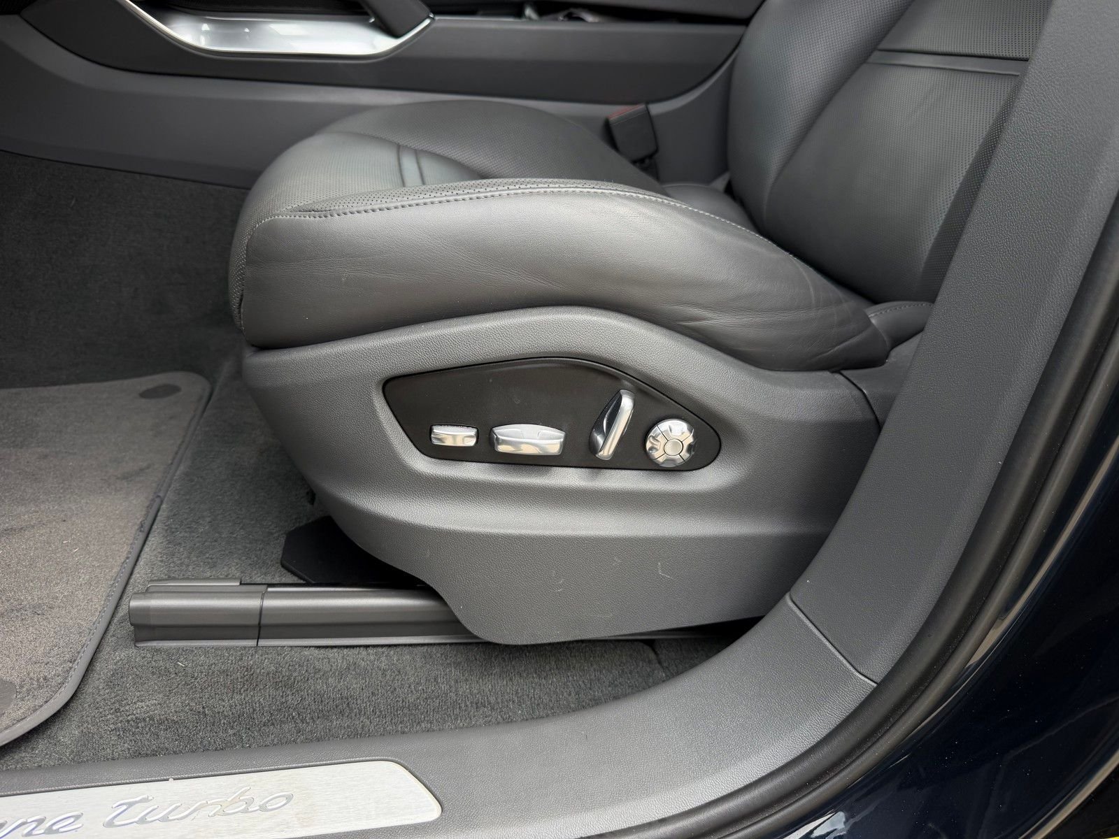 Used 2020 Blue Porsche Turbo image 11