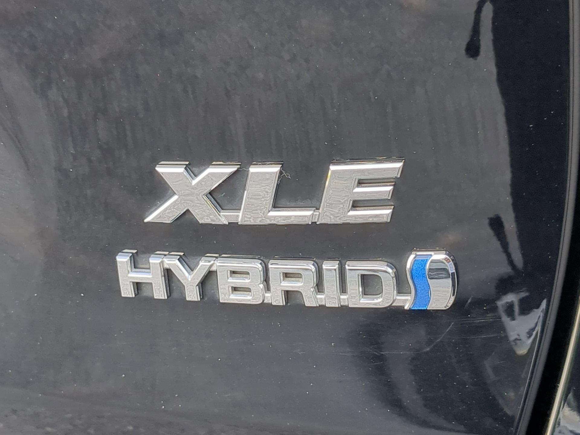 Used 2023 Midnight Black Metallic Toyota Hybrid XLE Premium image 47