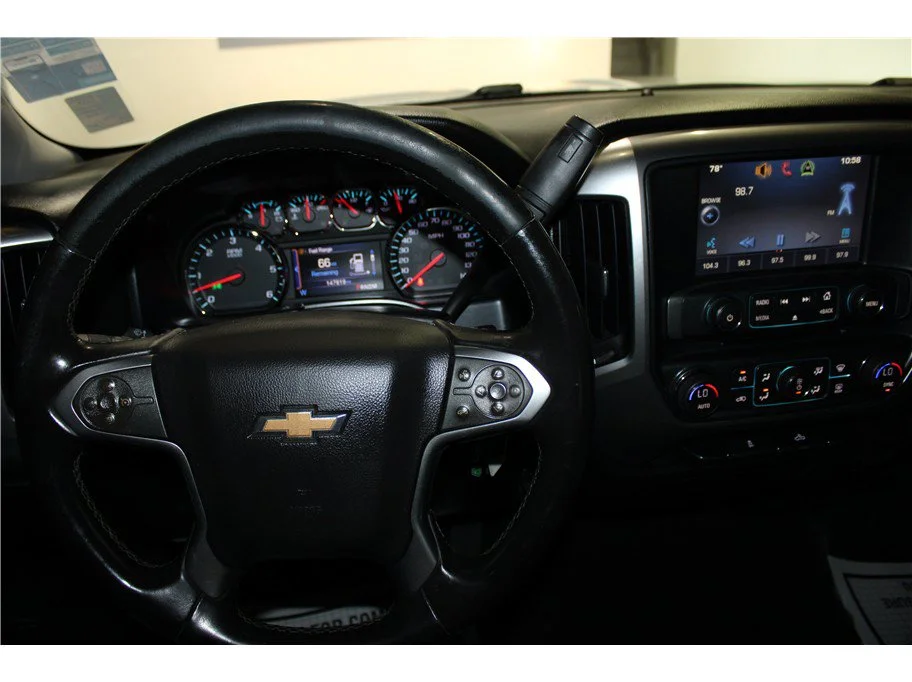 Used 2014 Silver Ice Metallic Chevrolet LT image 29