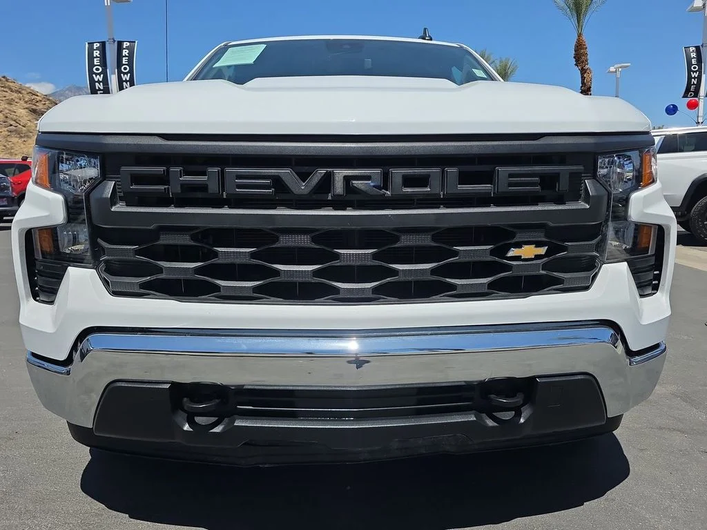 Used 2025 Summit White Chevrolet Work Truck image 32