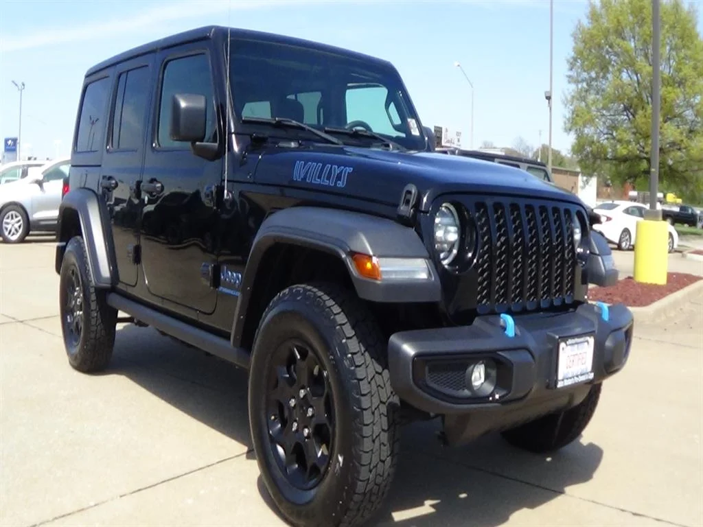 Used 2023 Black Clear Coat (px8) Jeep Sahara 4xe image 4