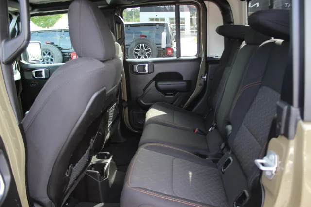 Used 2026 Green Jeep Mojave image 21