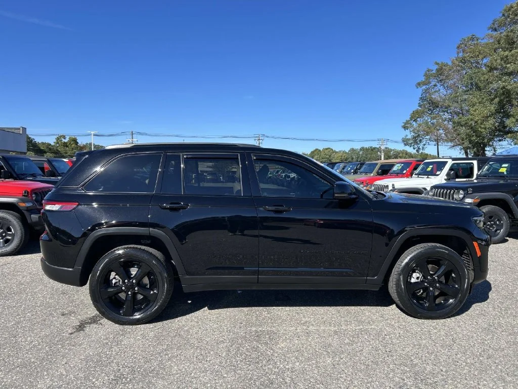 Certified Used 2024 Black Jeep Limited image 2