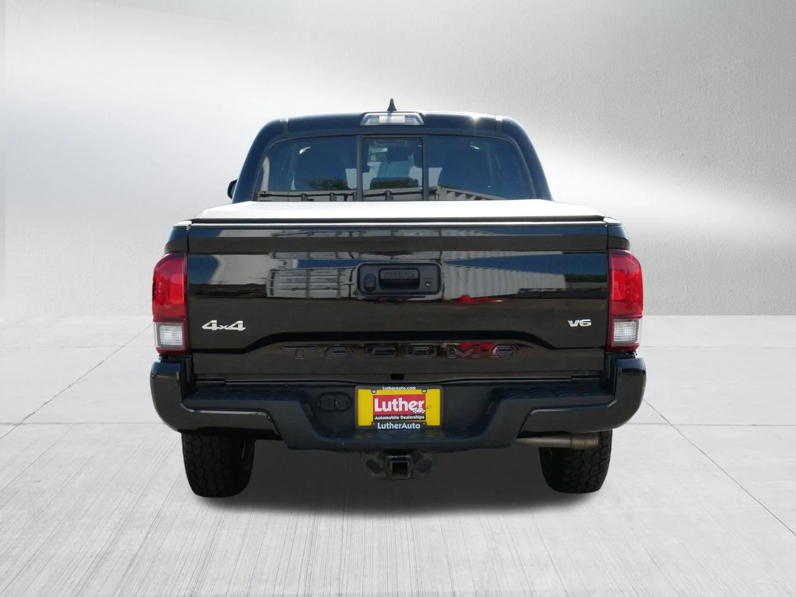Used 2021 Midnight Black Metallic Toyota SR image 6