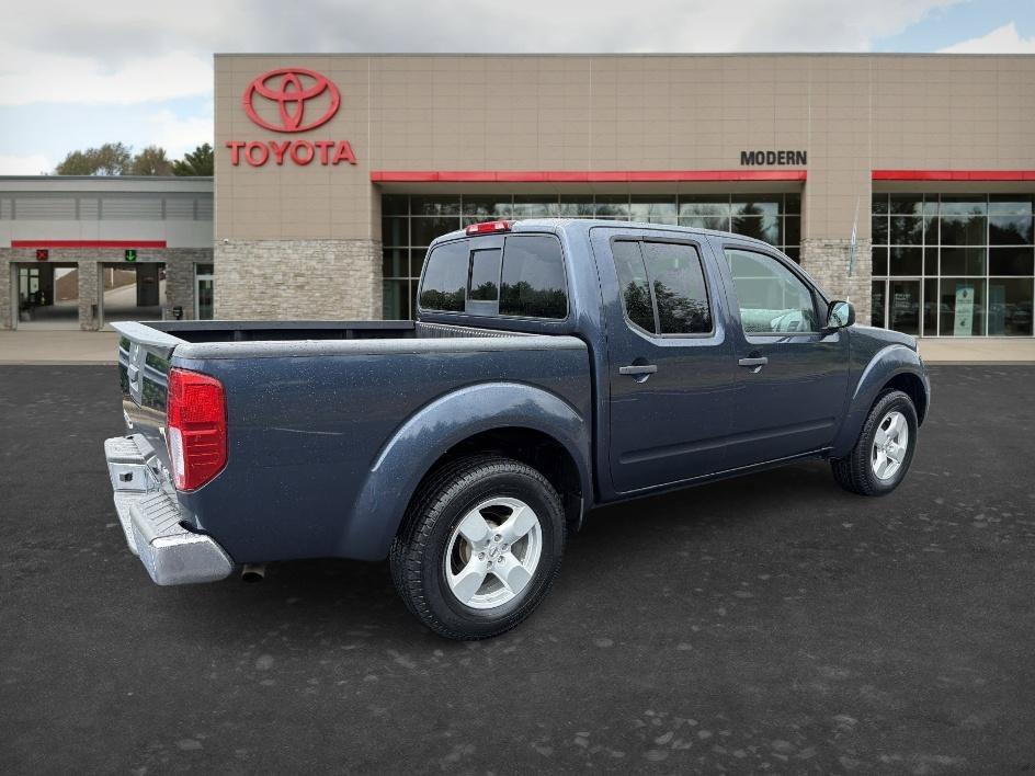 Used 2016 Arctic Blue Nissan SV image 5