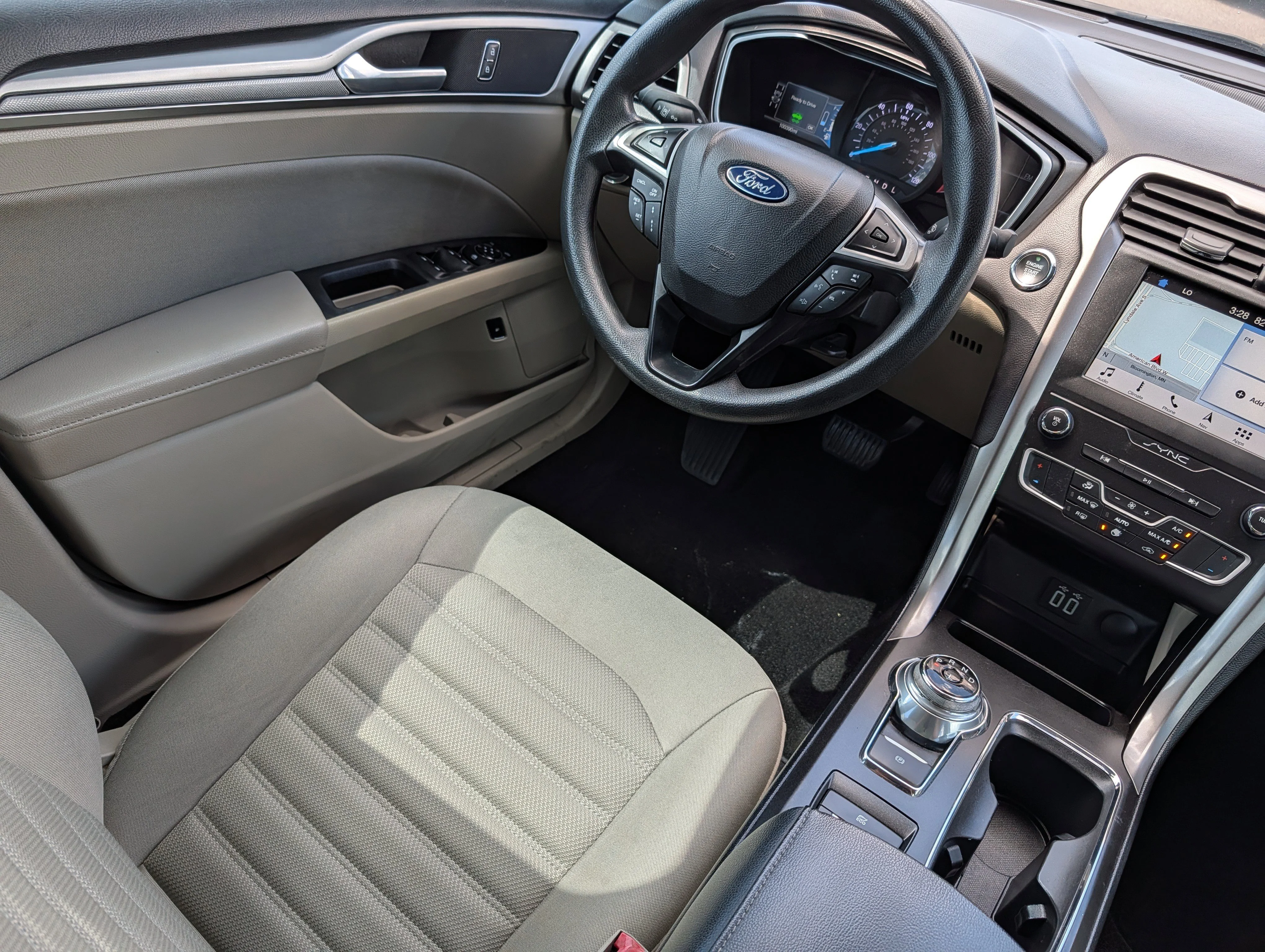 Used 2019 Magnetic Metallic Ford SE image 9