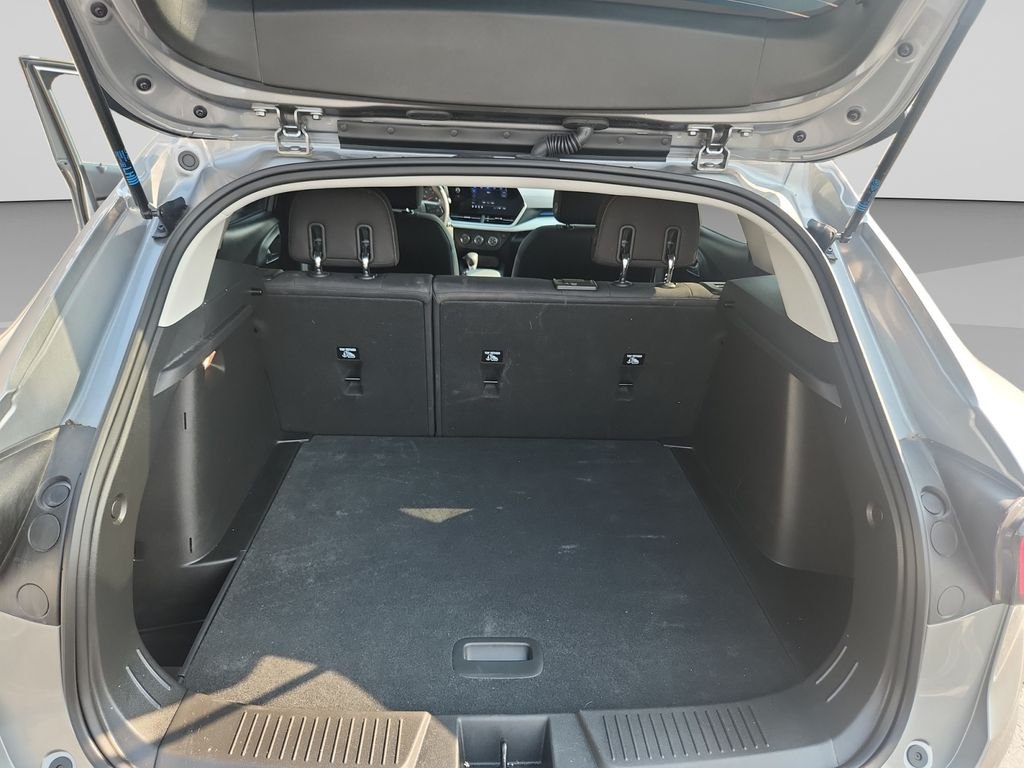 Used 2025 Gray Chevrolet LS image 19
