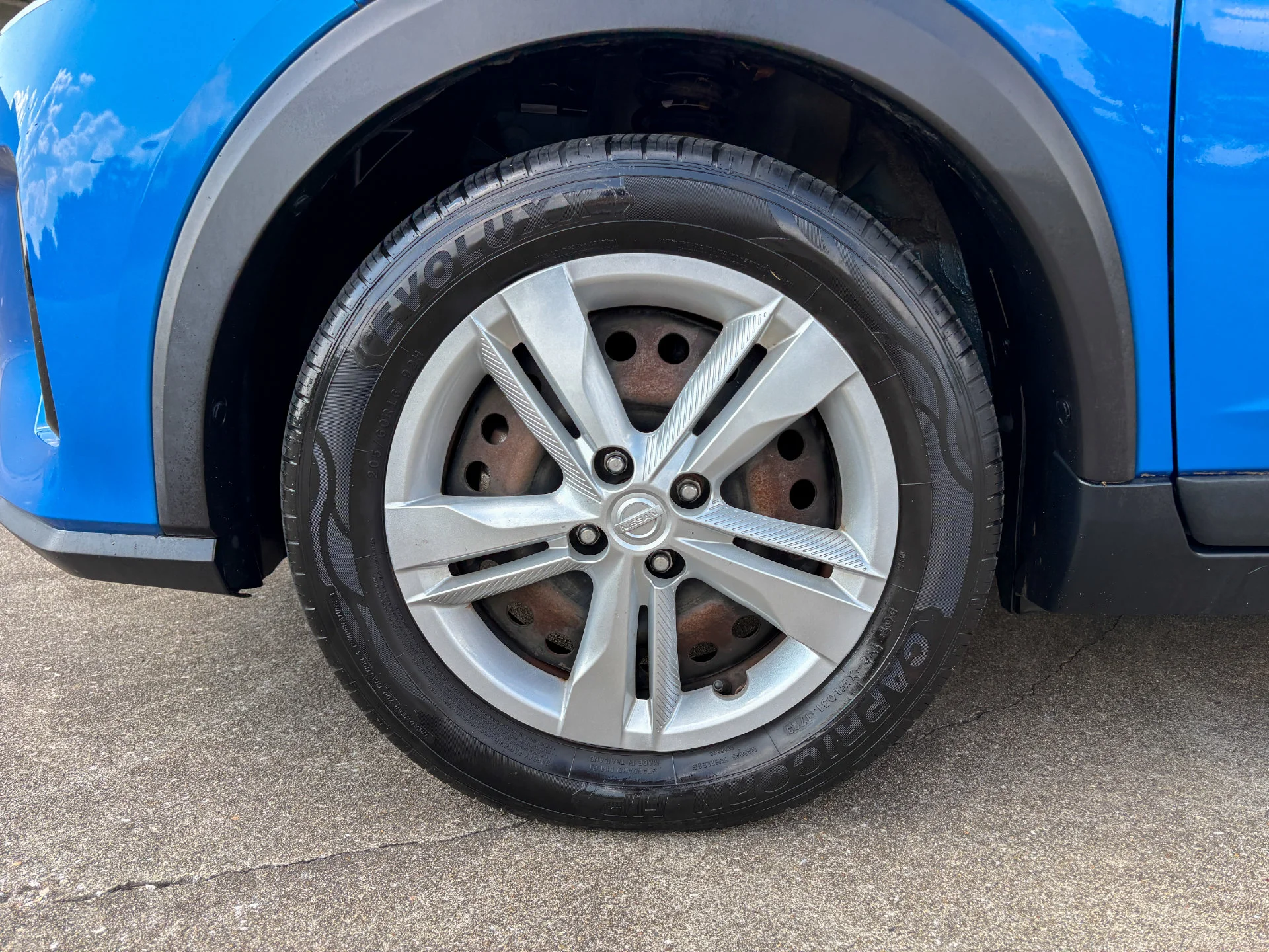 Used 2021 Blue Nissan S image 31