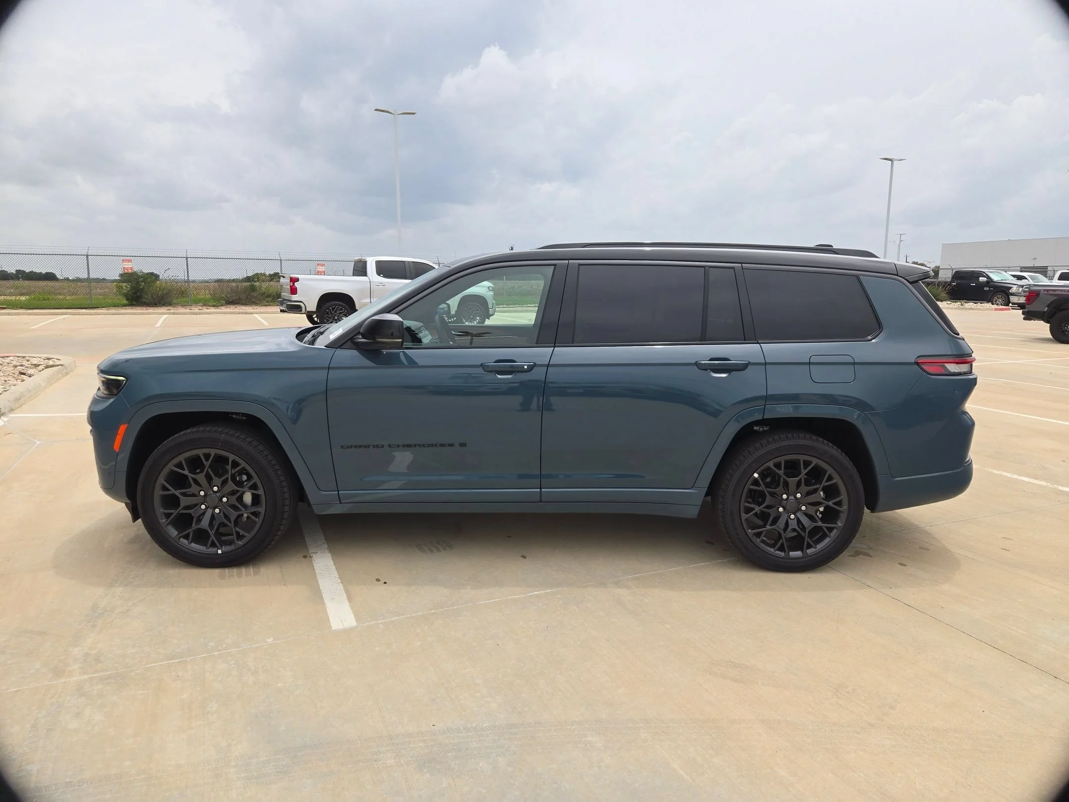 New 2026 Steel Blue Exterior Paint Jeep Summit image 6