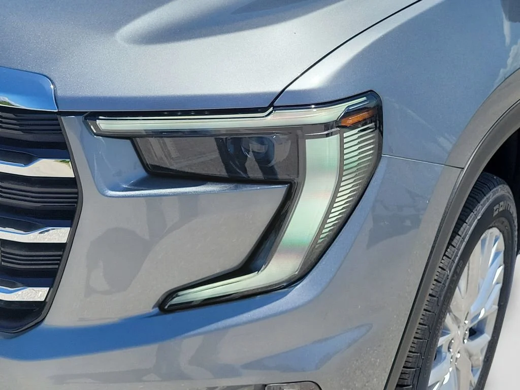New 2026 Sterling Metallic GMC Elevation image 27