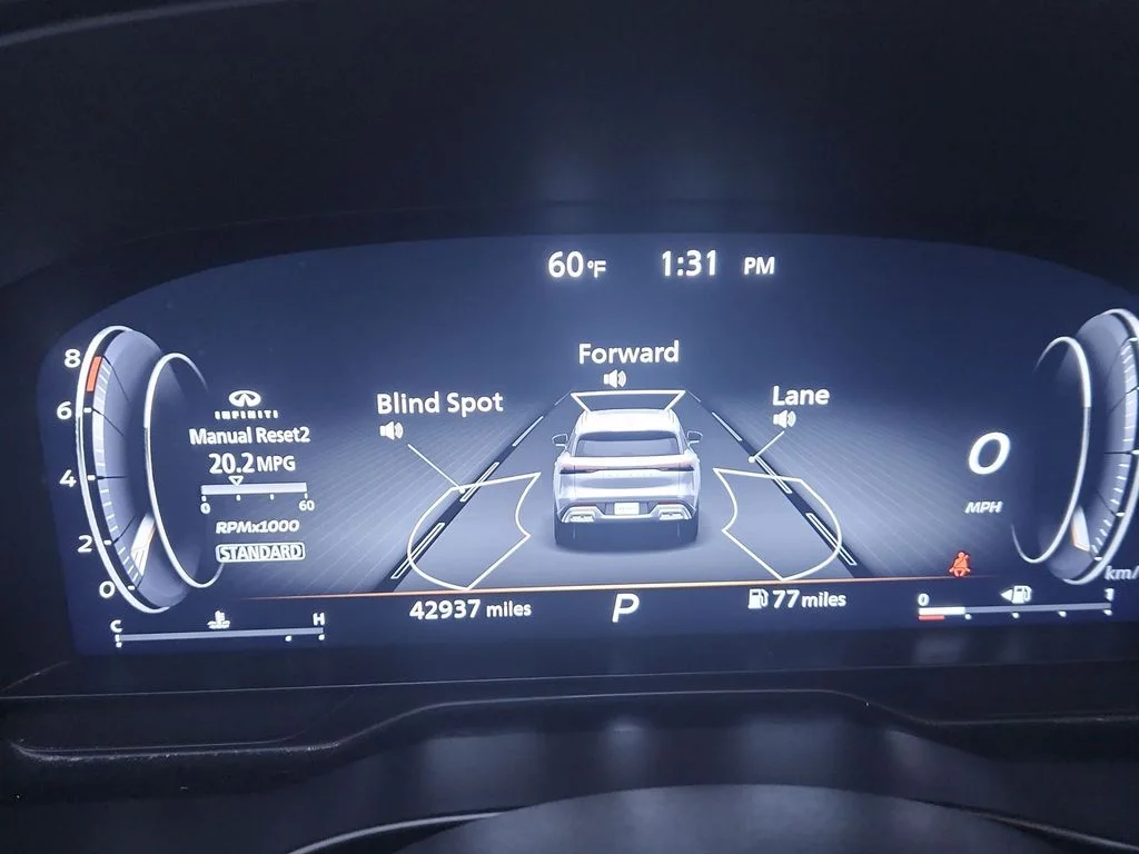 Used 2024 Red INFINITI LUXE image 14