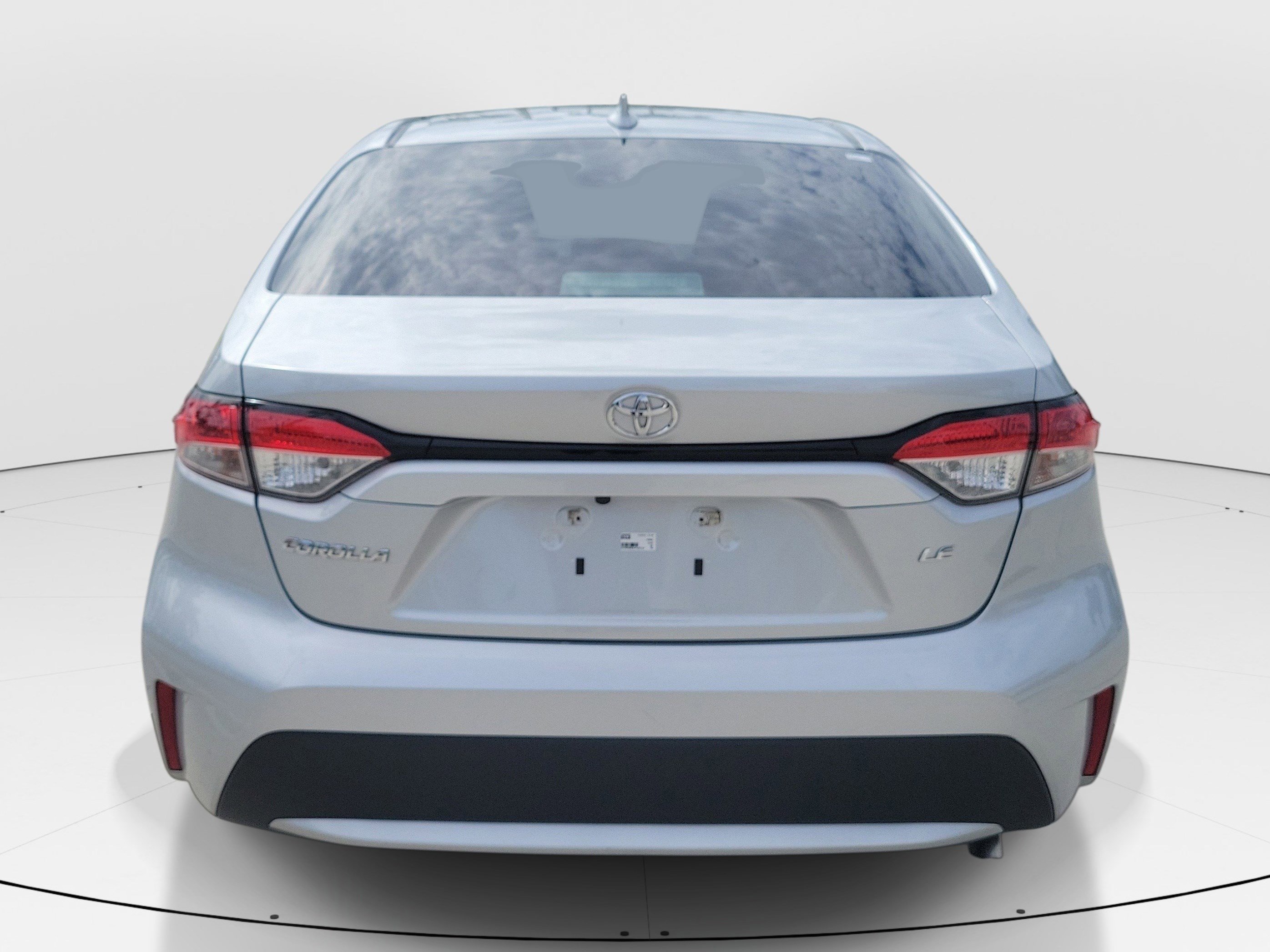 Used 2020 Classic Silver Metallic Toyota LE image 6