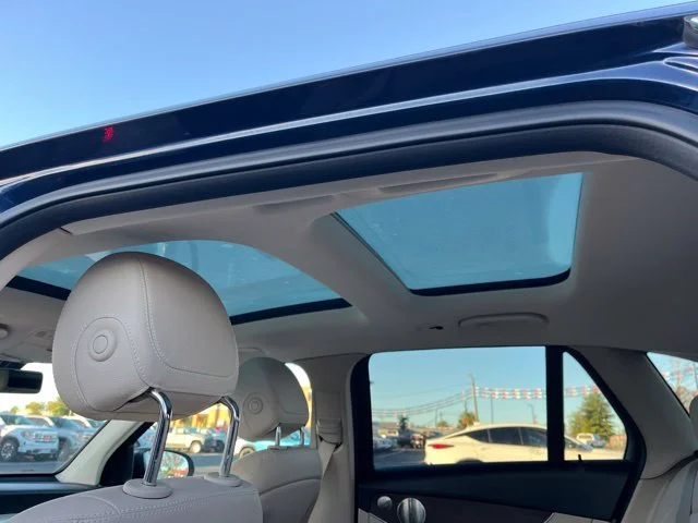 Used 2021 Blue Mercedes-Benz GLC 300 image 12