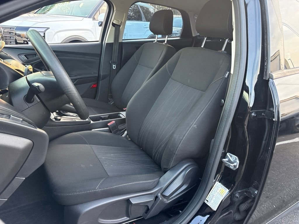 2018 Ford Focus S - Photo 9