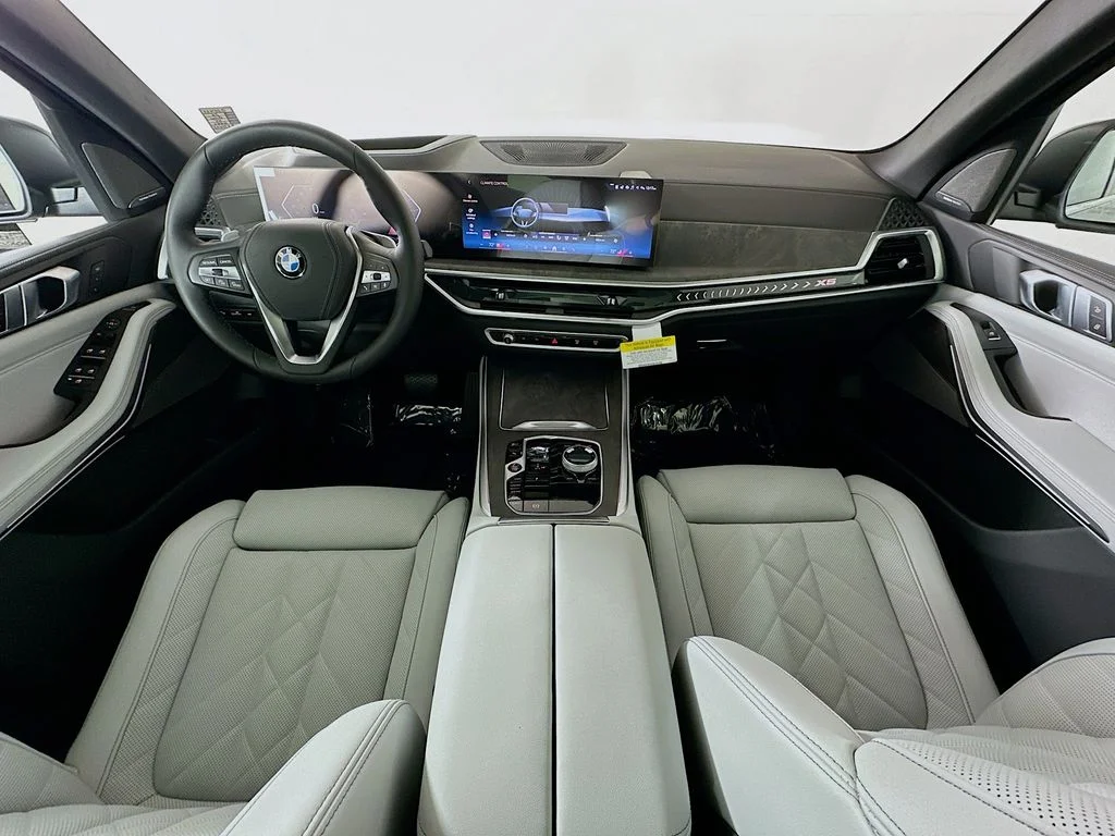 New 2026 Gray Metallic BMW xDrive40i image 26
