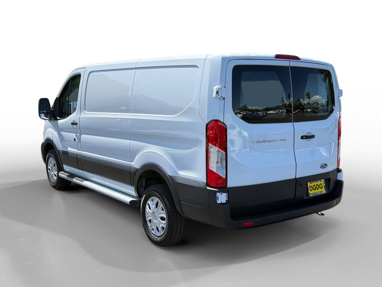 Certified Used 2025 Oxford White Ford Base image 3