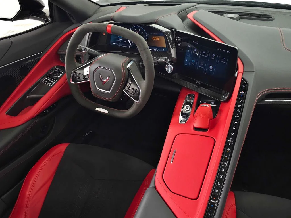 Used 2025 Black Chevrolet Z06 image 24