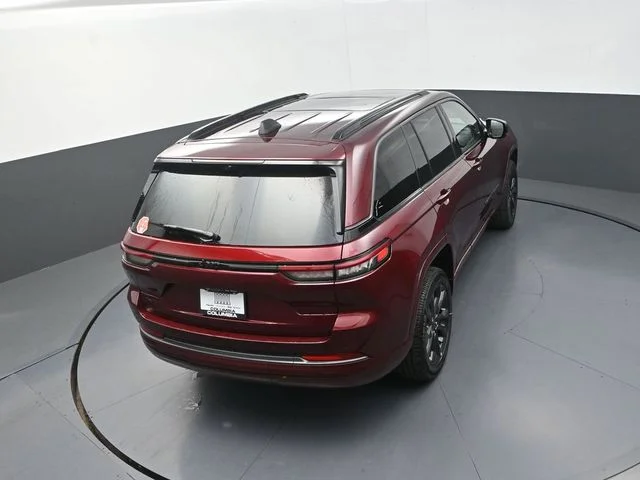 New 2026 Velvet Red Pearl-Coat Exterior Paint Jeep Limited Reserve image 17