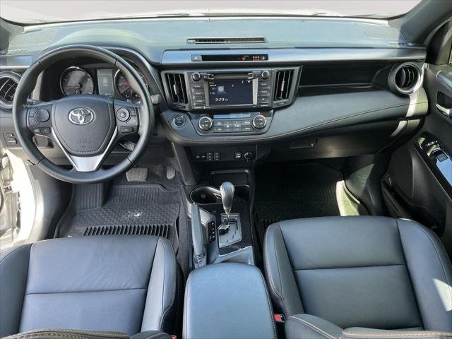 Certified Used 2018 SILVER SKY METALLIC Toyota  image 11
