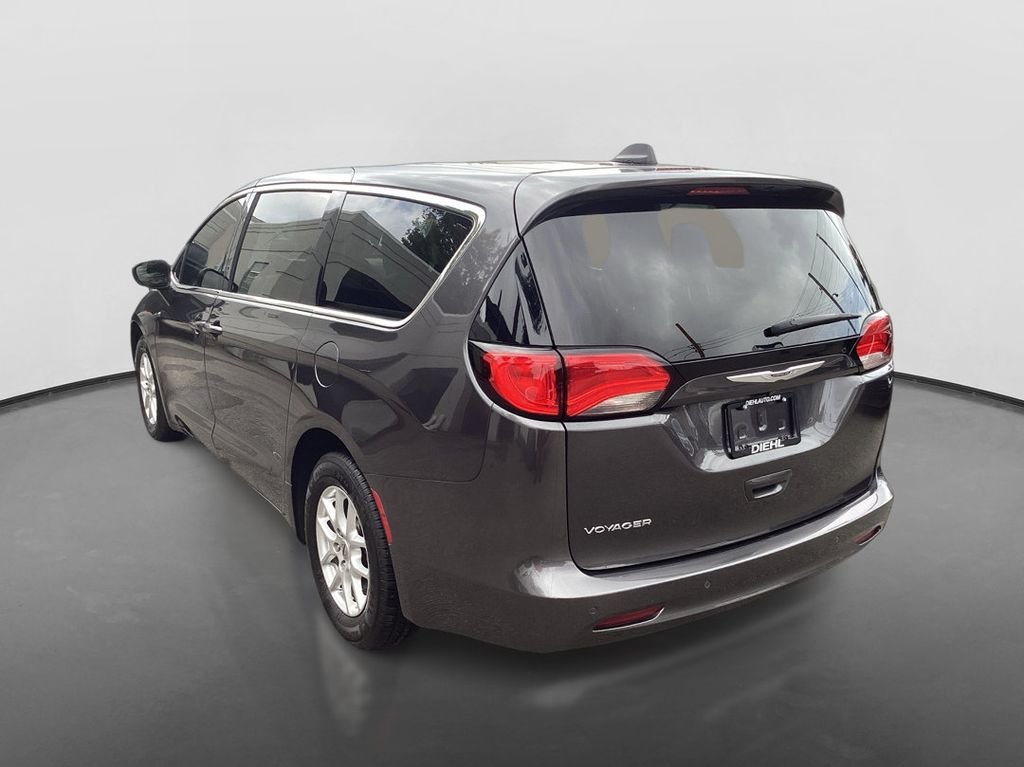 Used 2022 Gray Chrysler LX image 7