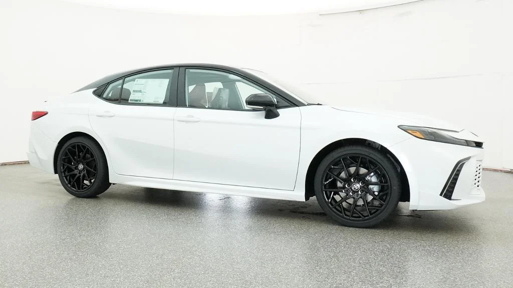 New 2026 Wind Chill Pearl with Midnight Black Metallic roof Toyota XSE image 19