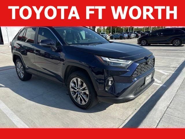 Used 2025  Toyota XLE Premium image 1