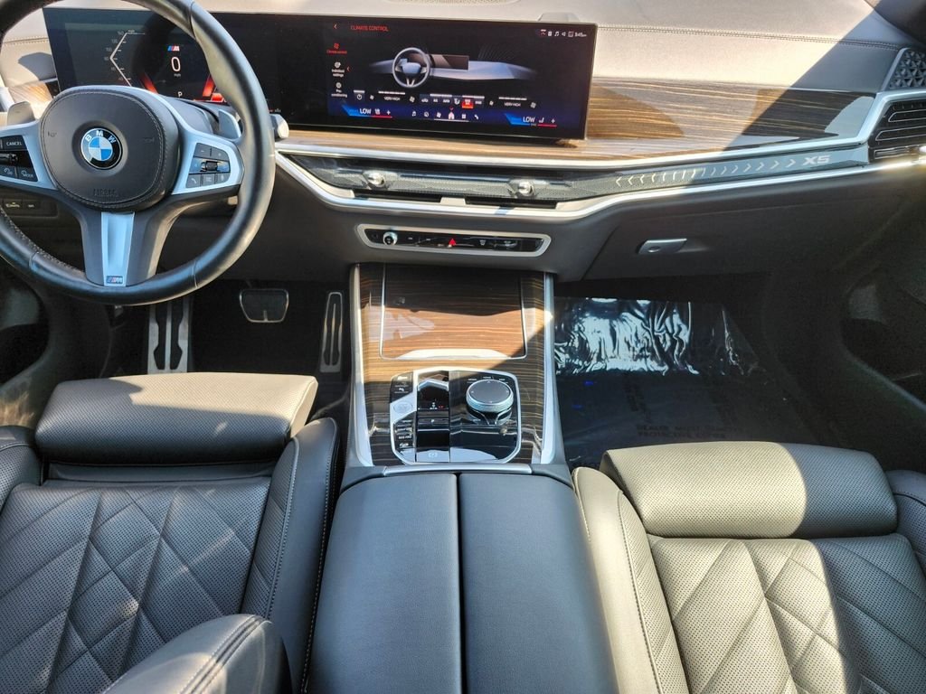 Used 2024 Black BMW xDrive40i image 15