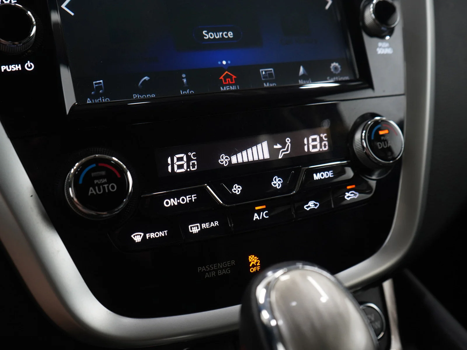 Used 2017 White Nissan SL image 28