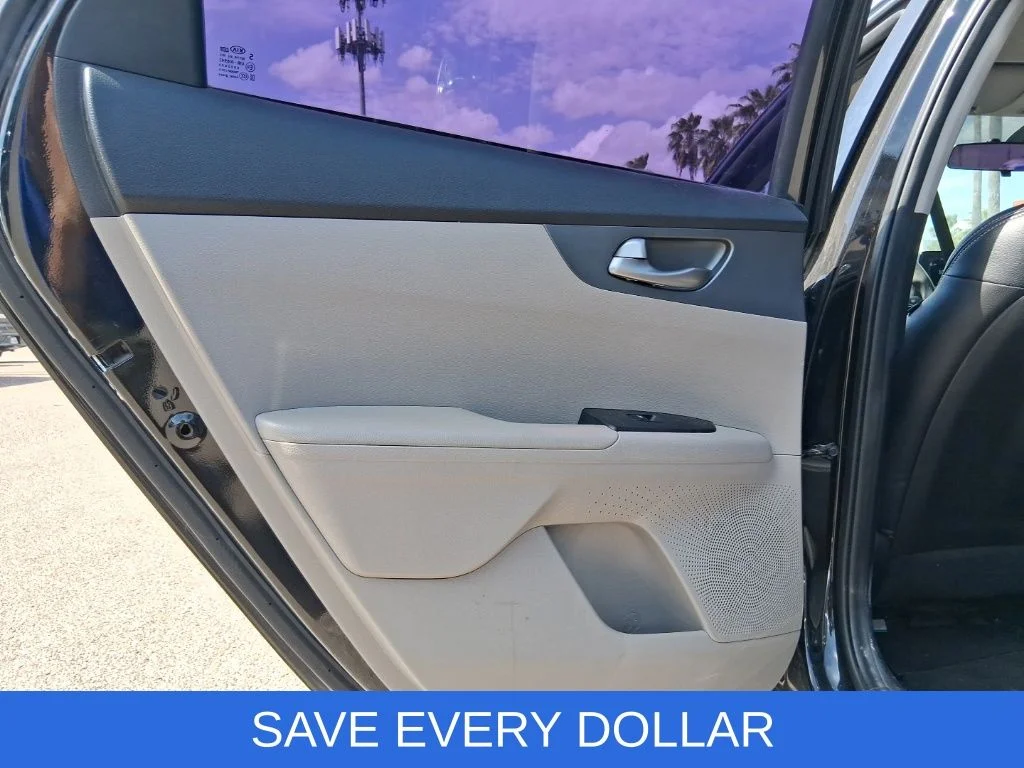Used 2021 Black Kia LXS image 15