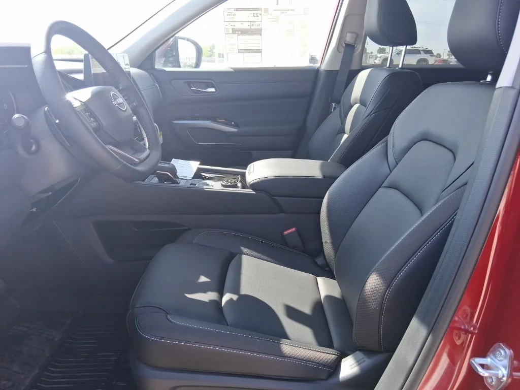 New 2026 Scarlet Ember Tintcoat Nissan SL image 25