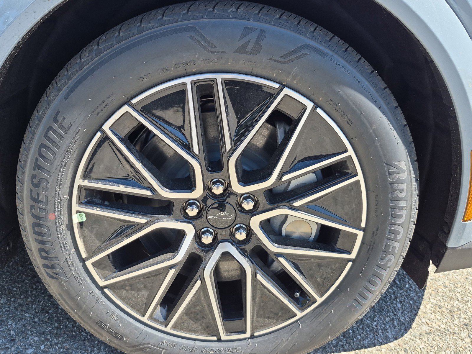New 2026 Glacier Gray Metallic Tri-coat Ford Premium image 16