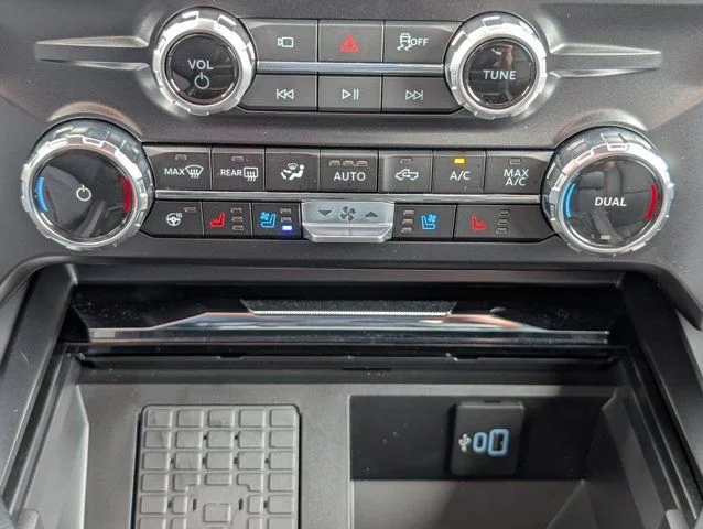 New 2026 Star White Metallic Tri-Coat Ford F-250® Lariat® image 19