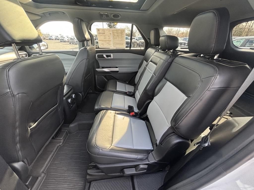 Certified Used 2022 White Metallic Ford XLT image 49