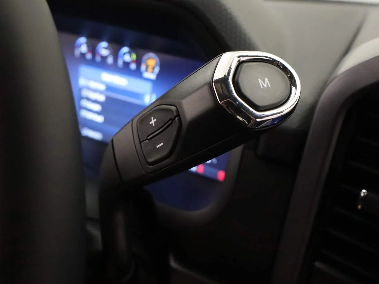 New 2026 Agate Black Metallic Ford XLT image 9