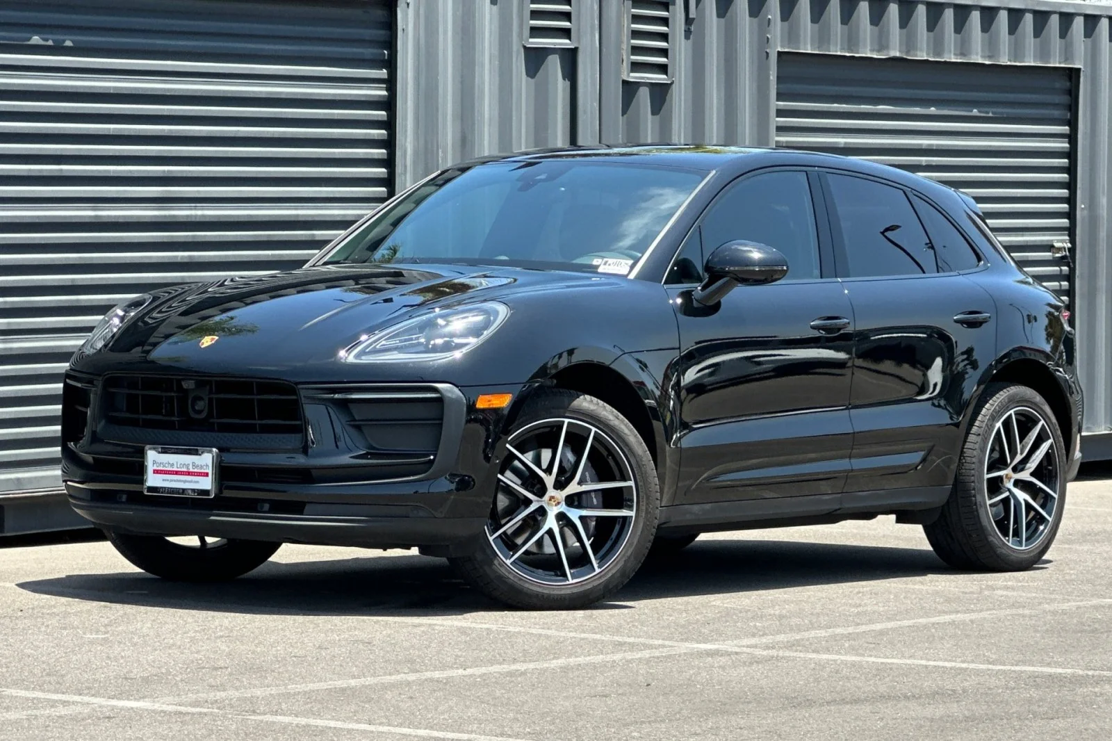 2023 Porsche Macan -'s photo