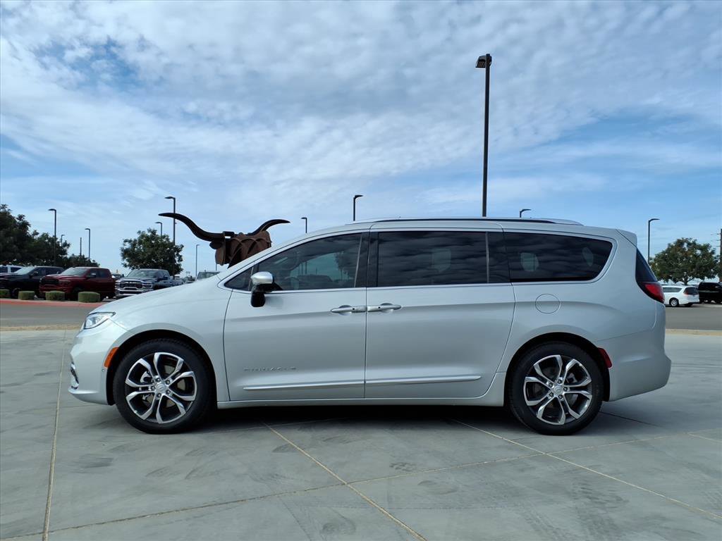 New 2026 Silver Mist Clear-Coat Exterior Paint Chrysler Pinnacle image 3