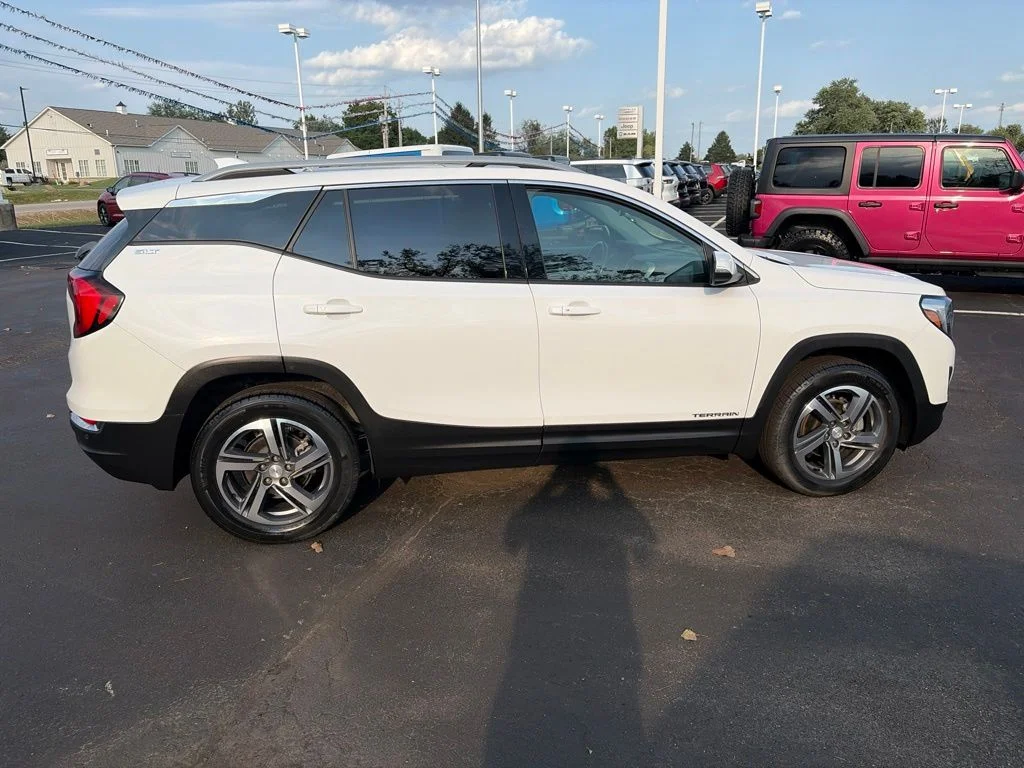 Used 2021 White GMC SLT image 8