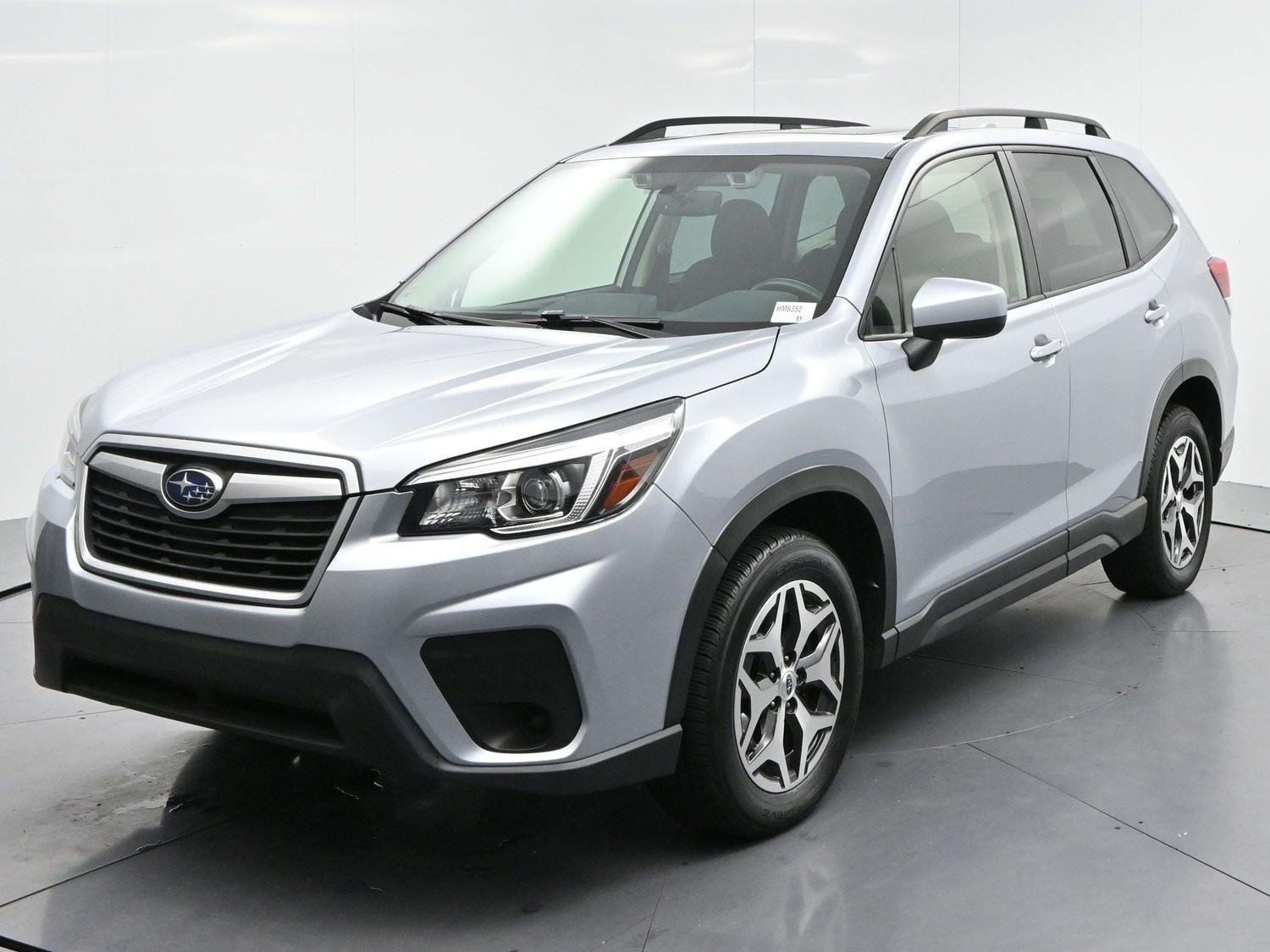 Used 2020 Ice Silver Metallic Subaru Premium image 3