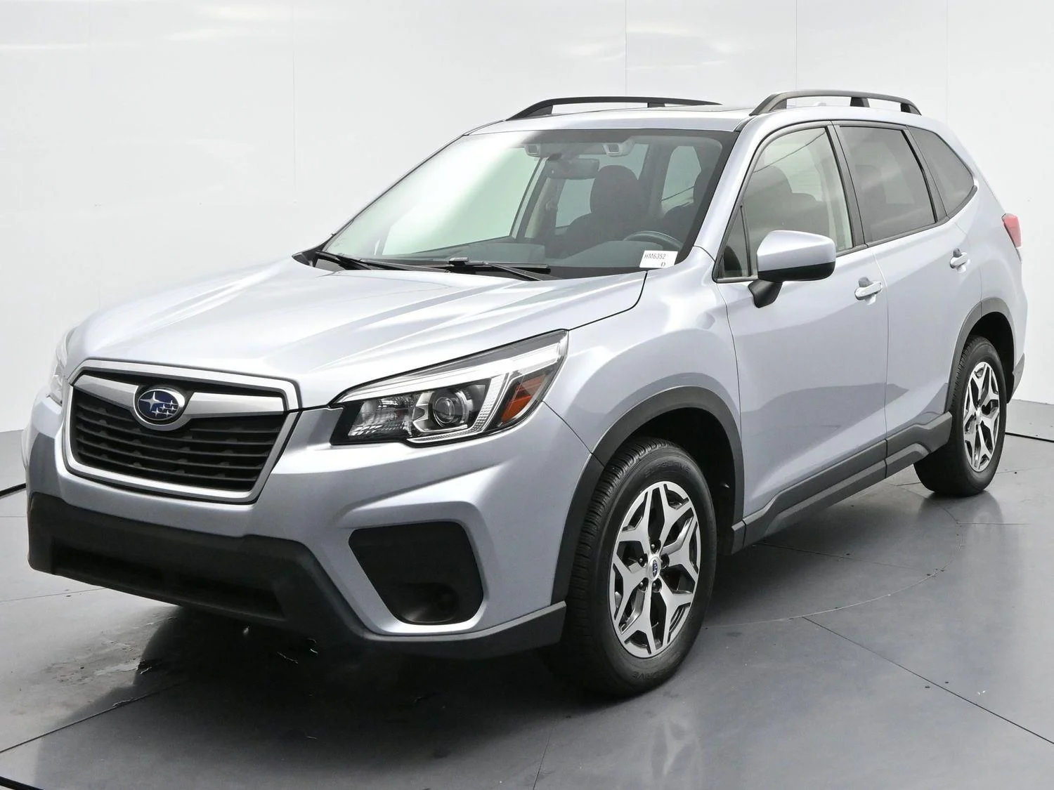 Used 2020 Ice Silver Metallic Subaru Premium image 3