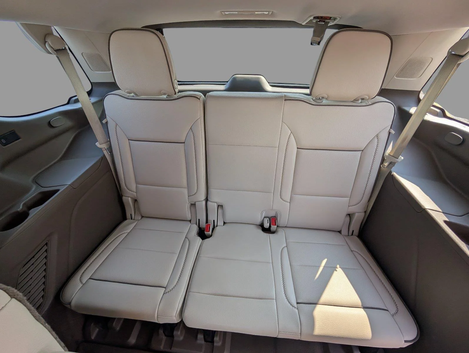 Used 2021 PEARL BEIGE METALLIC GMC Denali image 37